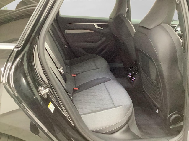 Audi A6 Avant Quattro S-Tronic