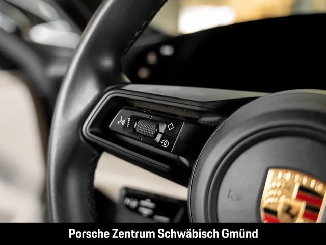 Porsche Taycan Surround-View Luftfederung Panoramadach