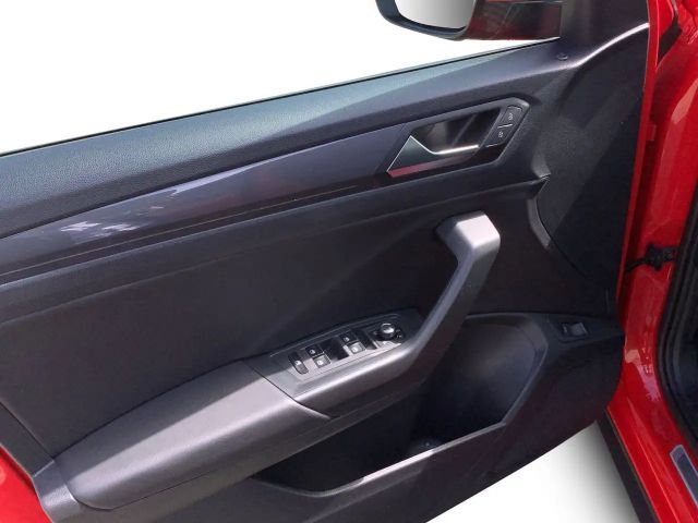 Volkswagen T-Roc 1.5 TSI DSG R-Line