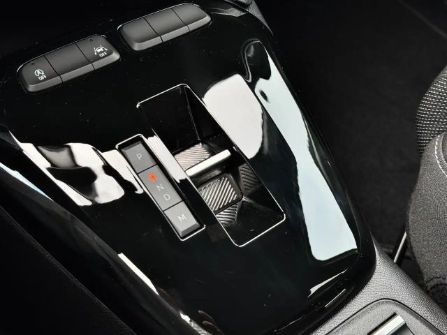 Opel Corsa Yes 1.2 SONDERMODELL*SHZ+LHZ*PDC*DAB