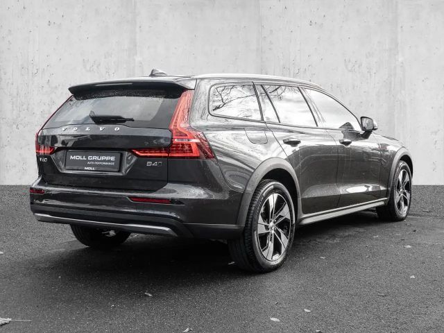 Volvo V60 Cross Country AWD Plus