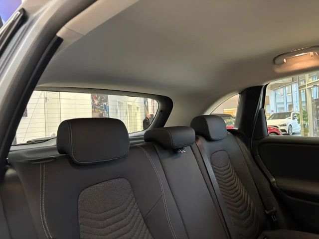 Mercedes-Benz B 180 Progressive Sedan