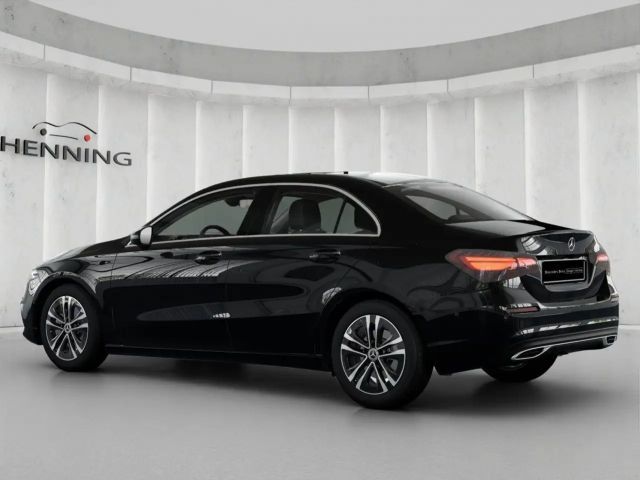 Mercedes-Benz A 200 Lim. Standheizung Panorama Memory Totwink.