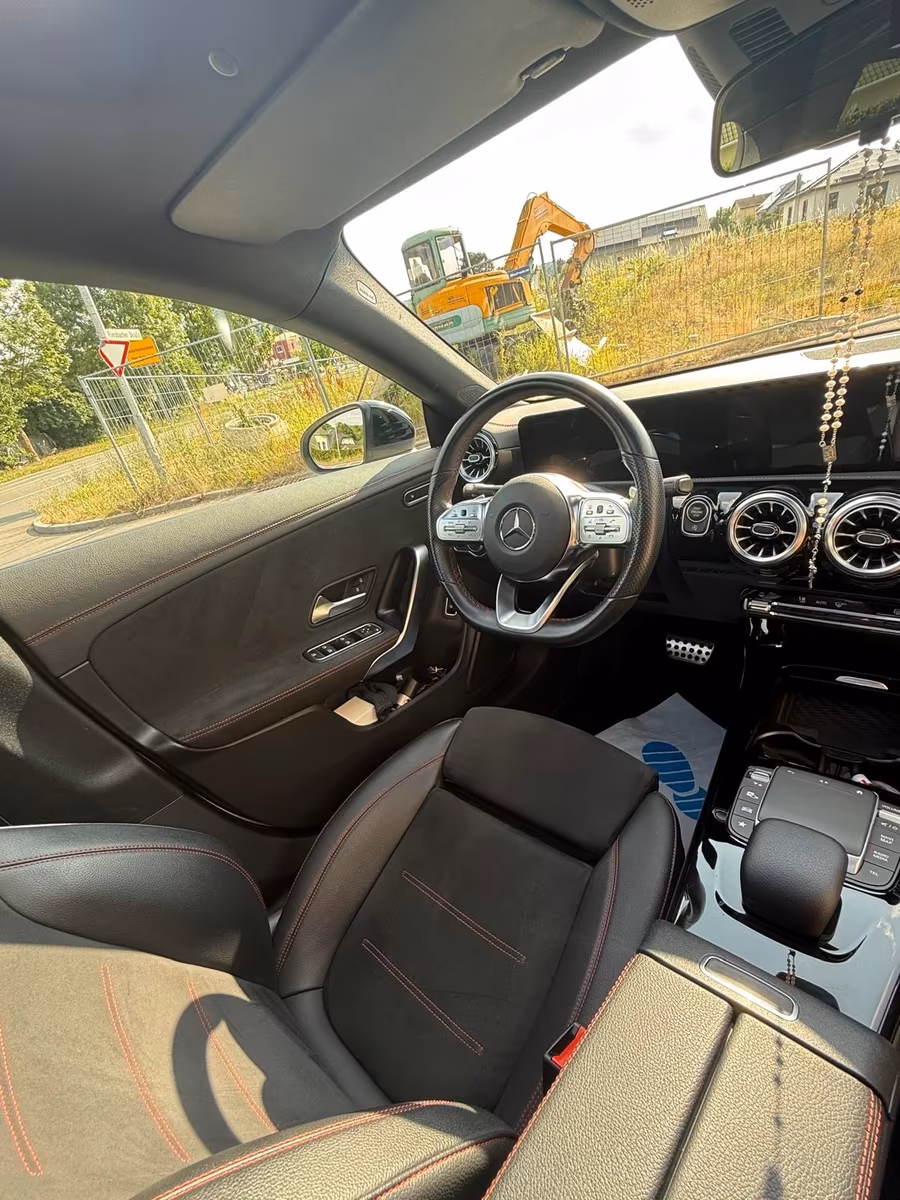 Mercedes-Benz CLA 200 Sedan