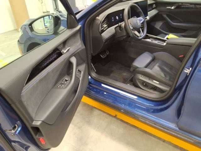 Volkswagen Passat DSG R-Line