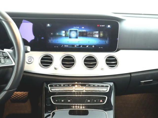 Mercedes-Benz E 220 AVANTGARDE E 220 d Estate