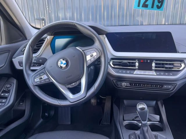 BMW 116 116i 5-deurs Sedan