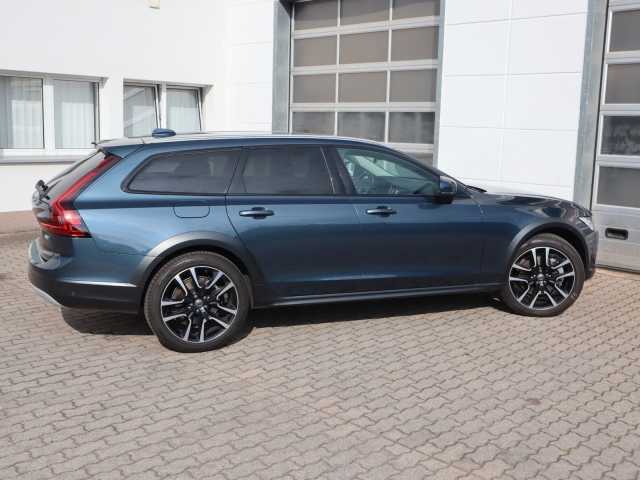 Volvo V90 Cross Country AWD Plus