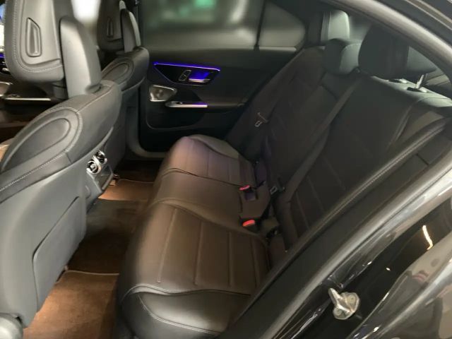 Mercedes-Benz C 200 AMG Line Sedan