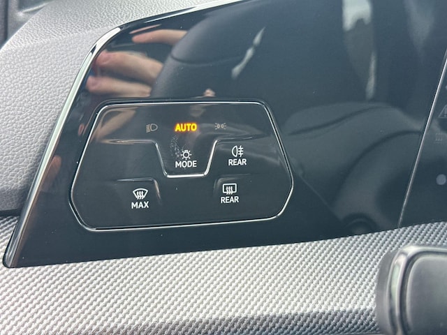 Volkswagen Golf 1.5 TSI R-Line