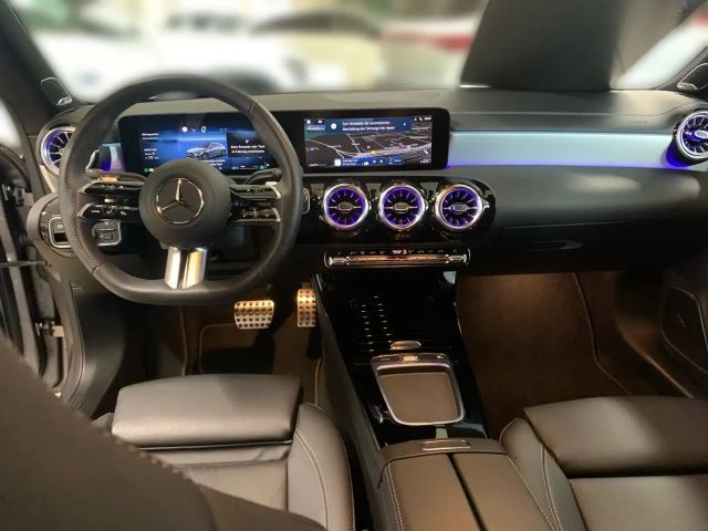 Mercedes-Benz CLA 180 AMG Line Shooting Brake