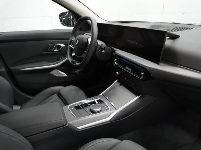 BMW 318 318i Sedan Touring