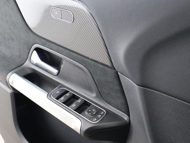 Mercedes-Benz GLB 180 