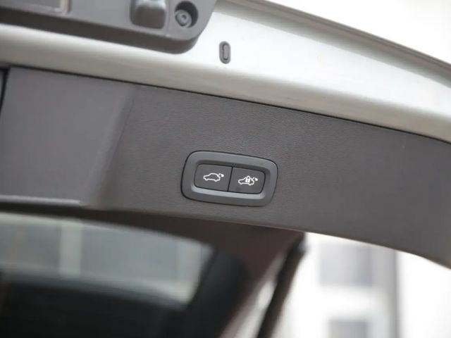 Volvo XC40 Business Dark Plus