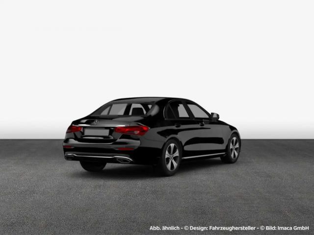 Mercedes-Benz E 300 E 300 e Sedan