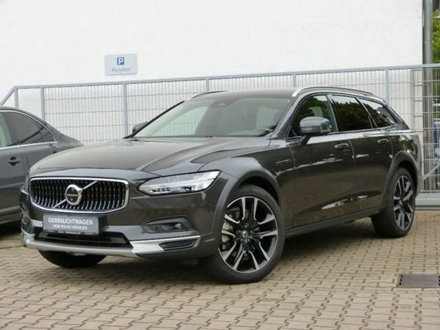 Volvo V90 Cross Country AWD Plus