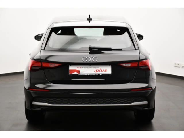 Audi A3 30 TFSI Business Sedan