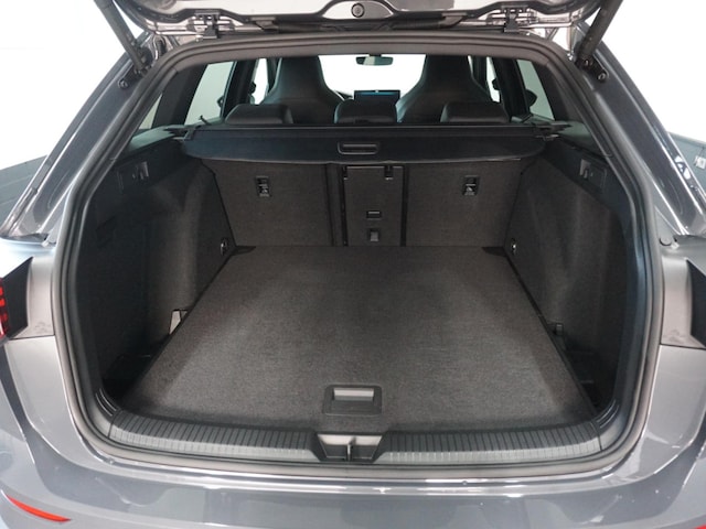 Volkswagen Golf 1.5 eTSI DSG R-Line Variant