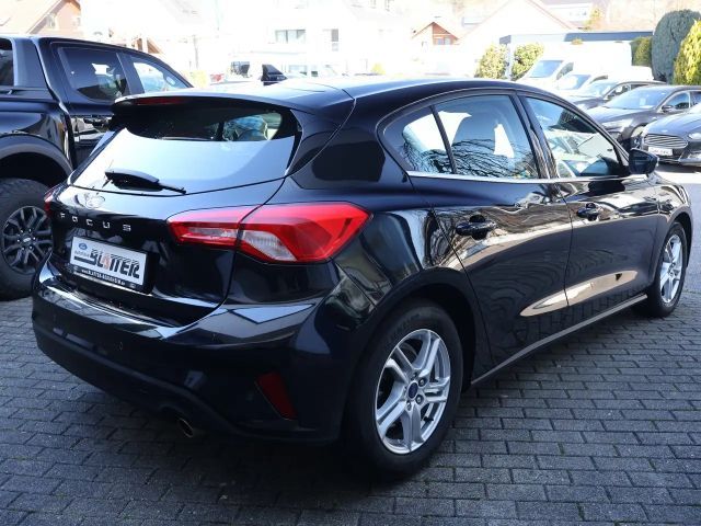 Ford Focus Cool & Connect