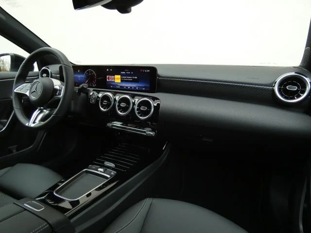 Mercedes-Benz A 180 A 180 d Progressive