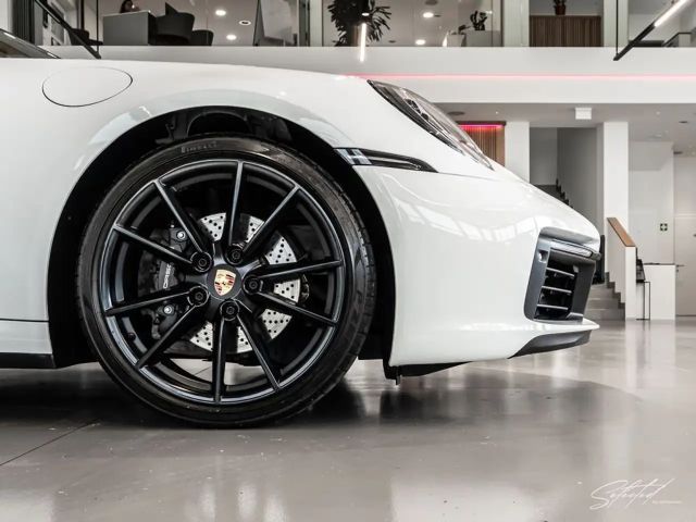 Porsche 992 4 Carrera Coupé