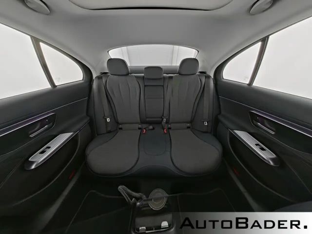 Mercedes-Benz E 220 AVANTGARDE E 220 d Sedan