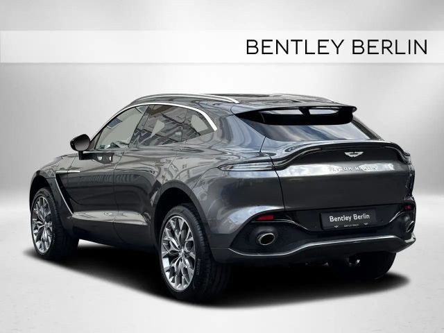 Aston Martin DBX V8