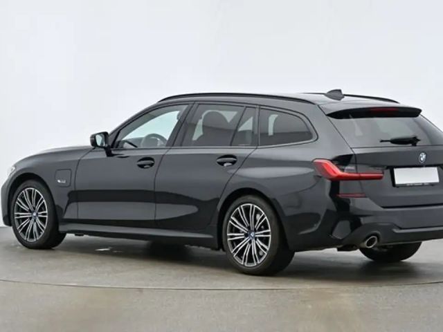 BMW 320 320e M-Sport Touring