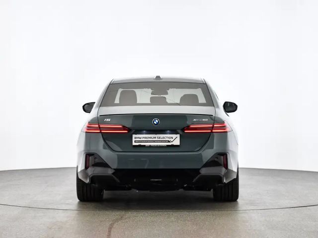 BMW i5 Sedan