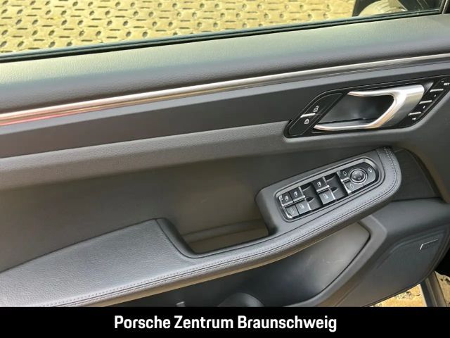 Porsche Macan BOSE Luftfederung 20-Zoll Panoramadach LED