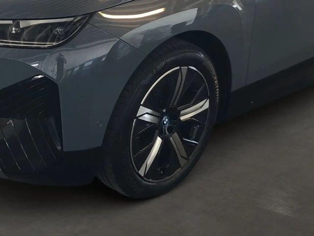BMW iX xDrive40