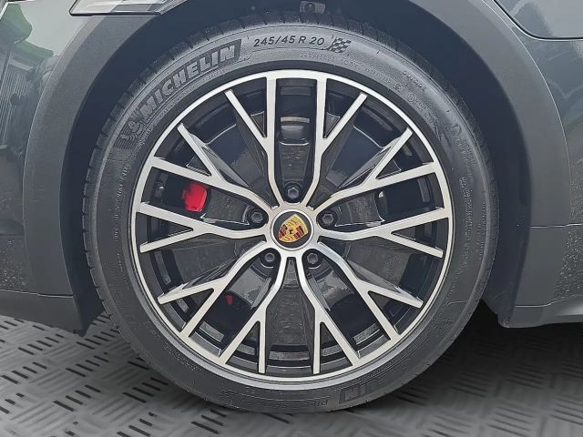 Porsche Taycan 4S Cross Turismo