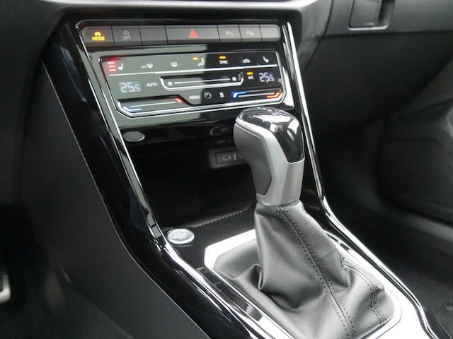 Volkswagen T-Roc 1.5 TSI DSG R-Line