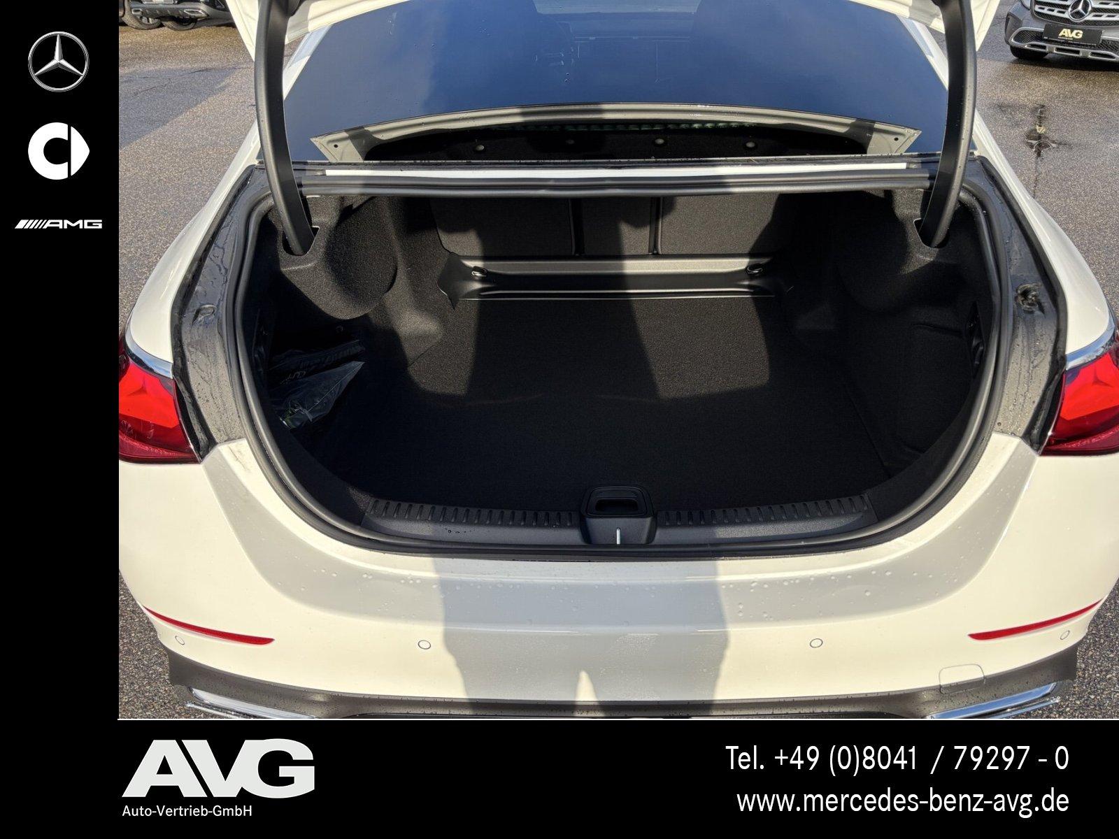 Mercedes-Benz E 220 AMG Line E 220 d Sedan