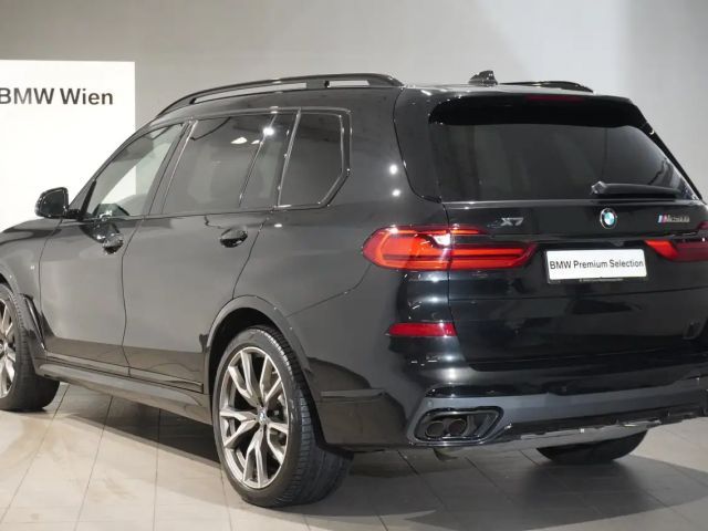 BMW X7 M50i