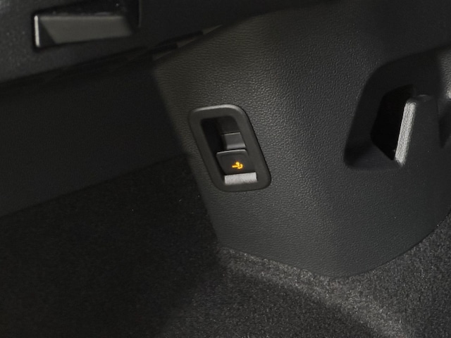 Volkswagen Golf 1.5 eTSI DSG R-Line