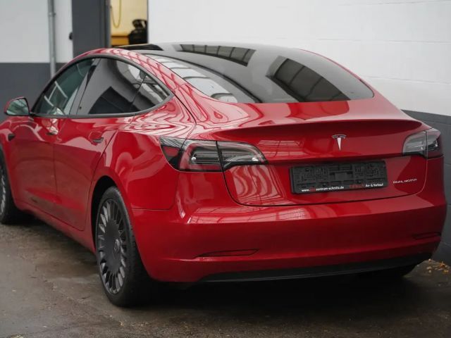 Tesla Model 3 AWD Long Range