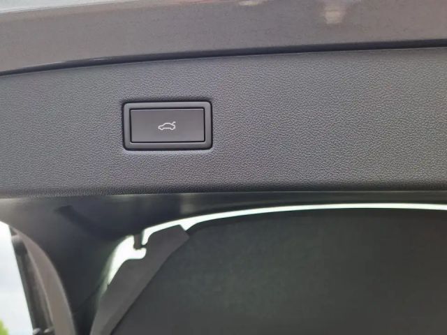 Ford Capri Premium RWD