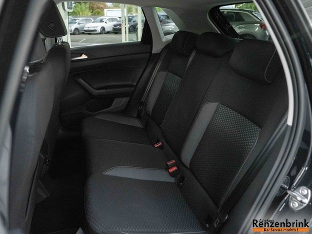 Volkswagen Polo Polo Active TSI Navi ParkPilot Sitzheizg. Sitzk...