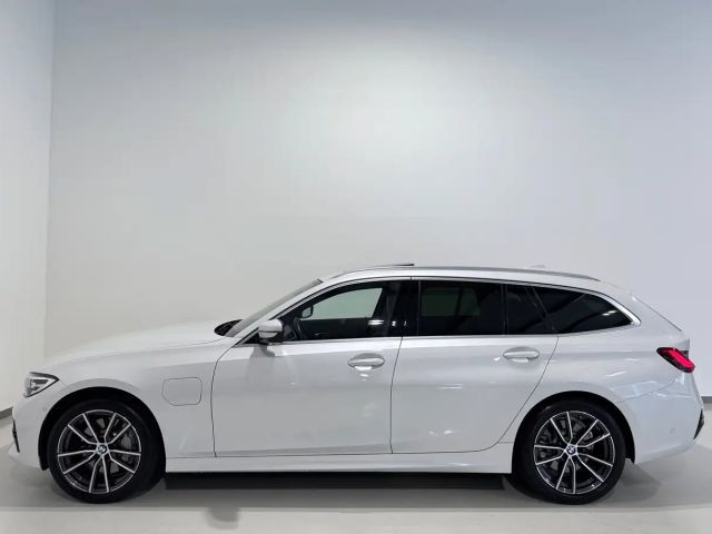 BMW 330 330e xDrive