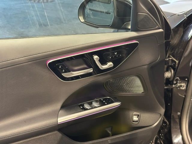 Mercedes-Benz C 200 4MATIC Sedan