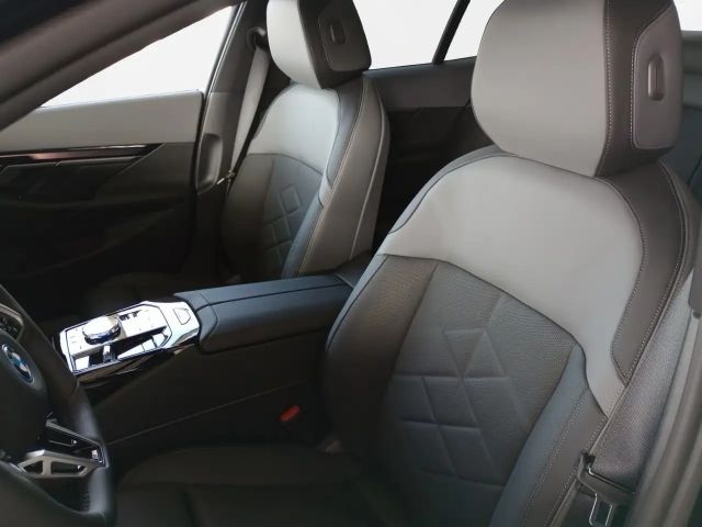 BMW i5 Sedan eDrive40