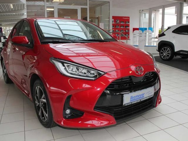 Toyota Yaris Hatchback Hybride Team D