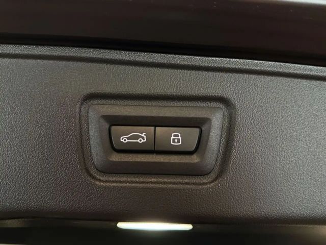 BMW M5 M5*GLASDACH*360°*HUD*MEMORY*B&W*AHK*GARANTIE*VOLL*