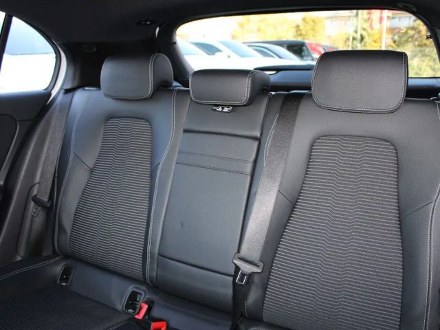 Mercedes-Benz A 180 /Sitzhzg/Kamera/Navi/Spur/Tempomat/AHK
