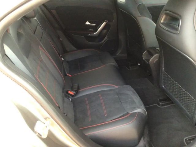 Mercedes-Benz CLA 200 AMG Line Coupé