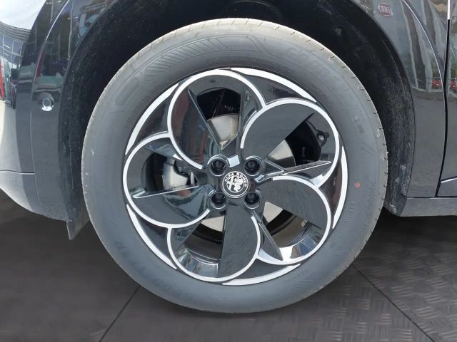 Alfa Romeo Junior Ibrida