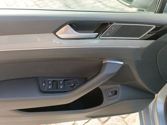 Volkswagen Passat 1.5 TSI Business DSG Variant