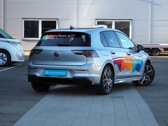 Volkswagen Golf 1.5 eTSI DSG Golf VIII R-Line