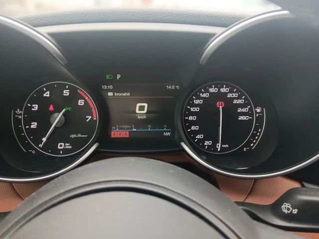 Alfa Romeo Giulia AT8